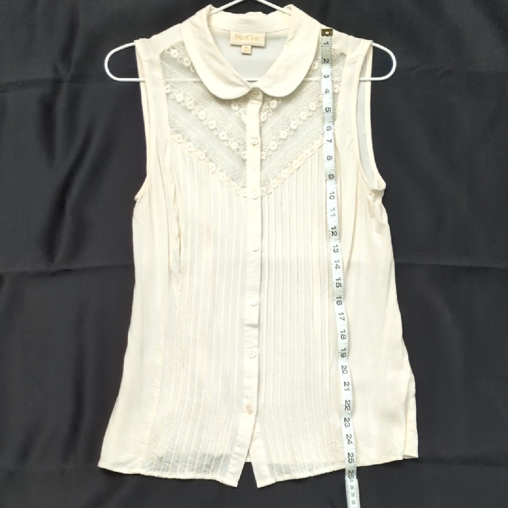 Modcloth Ivory Sleeveless Blouse with Floral Lace